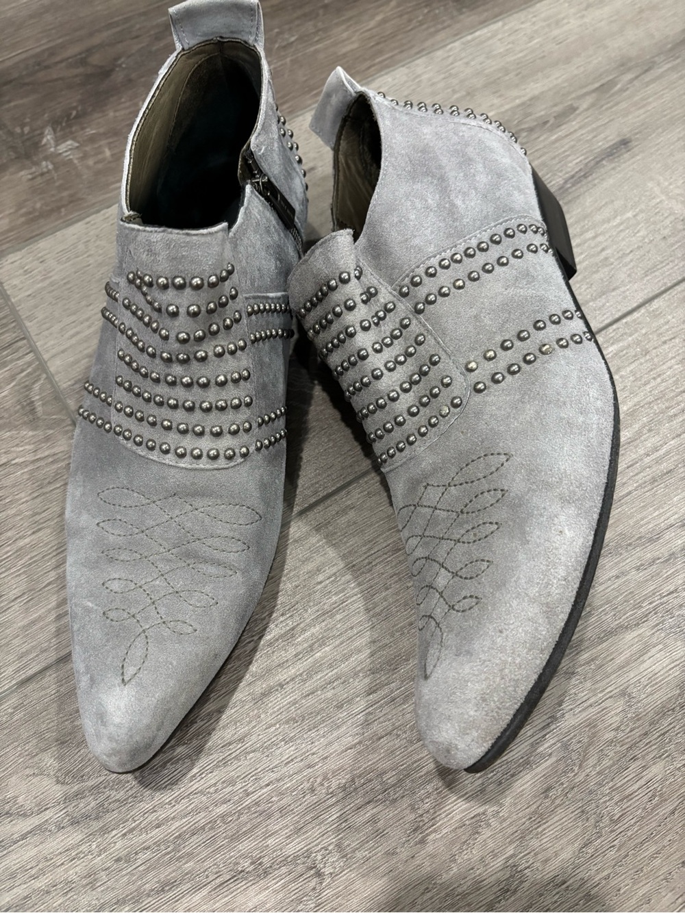 Anime Bing Studded Gray Suede low Ankle Booties 8 39